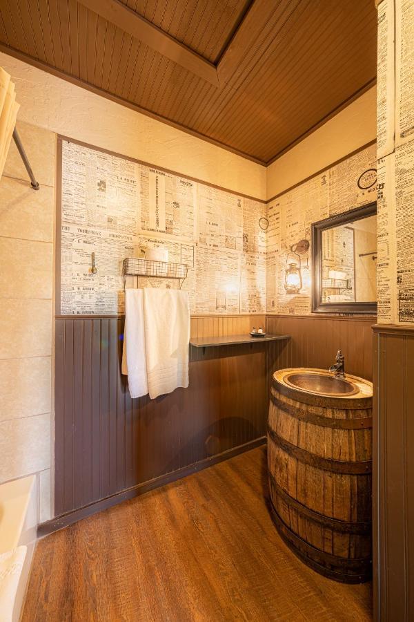 Miners Cabin #4 - King Bed - Private Balcony With Views Tombstone Exterior foto
